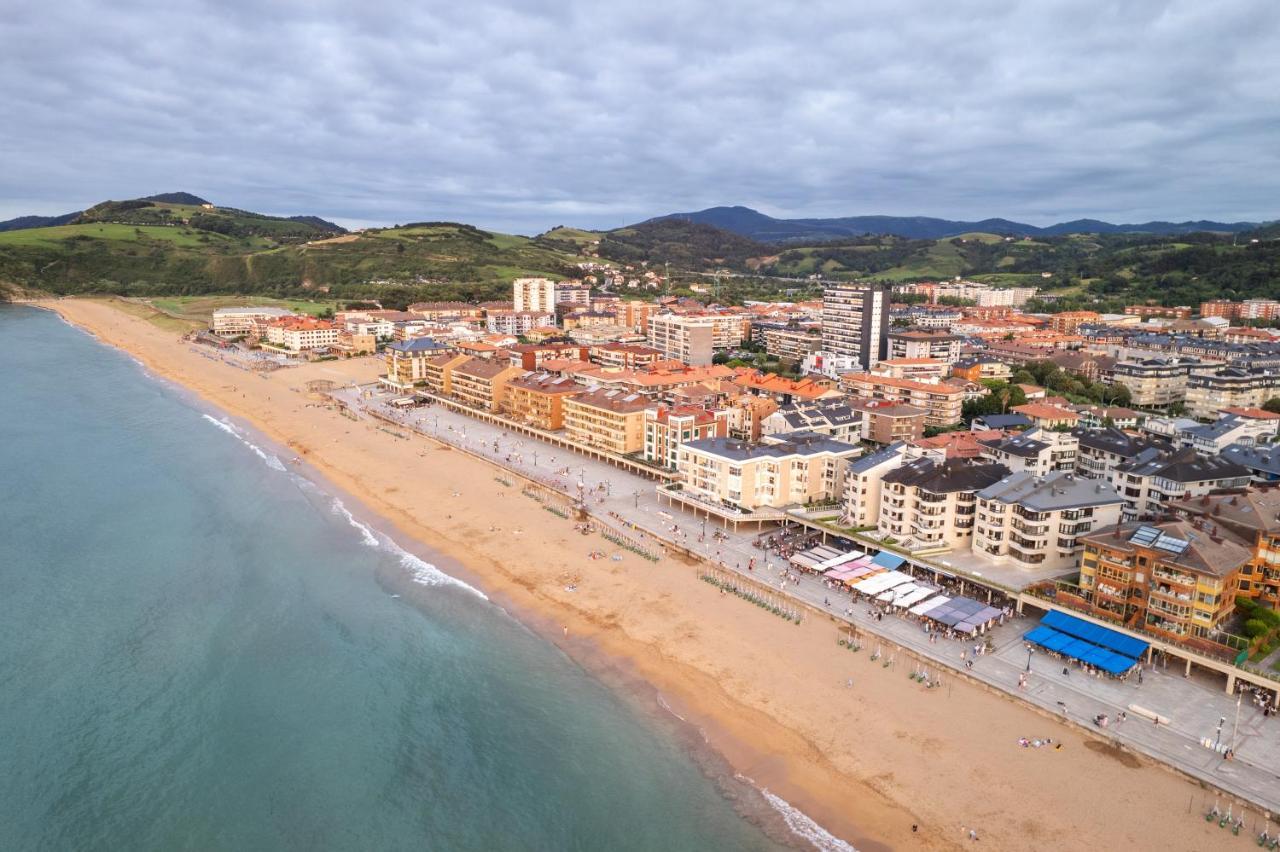 Zarautz Beach With Parking By Aston Rentals Dış mekan fotoğraf